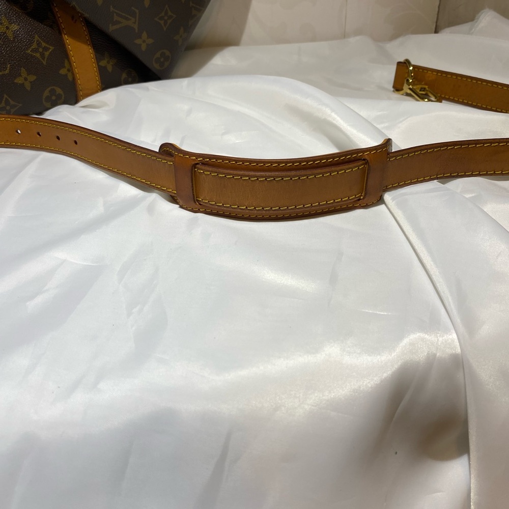 LV Keepall Bandouliere 60 Monogram Vtg in EUC Authentic - Picture 12 of 14
